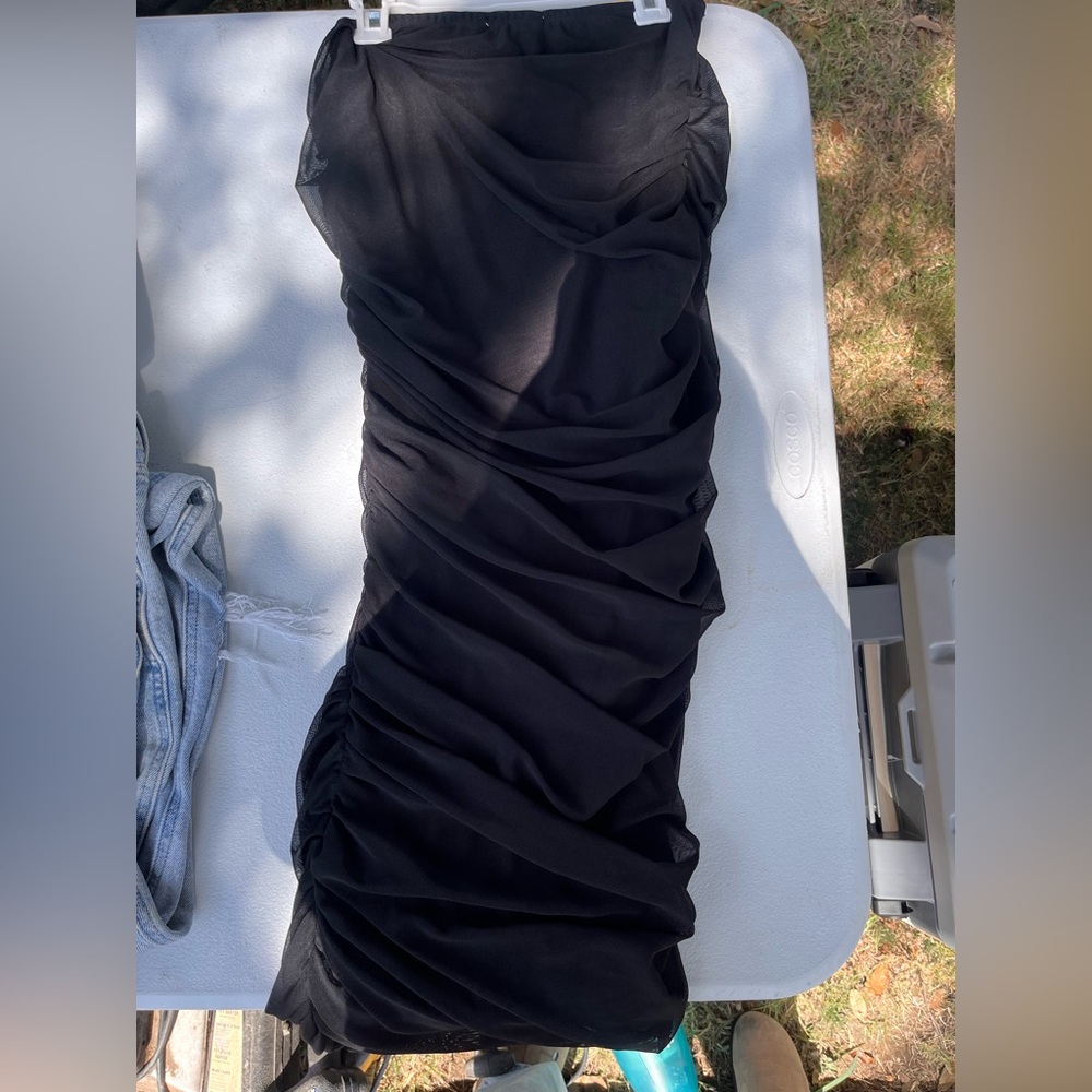 black dress/skirt